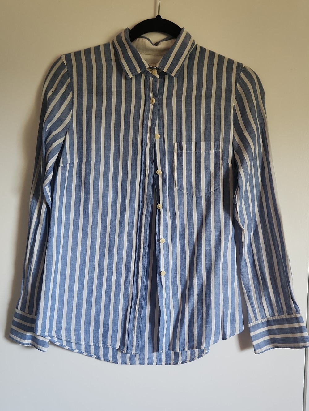 The Boy Shirt By J. Crew Blue & White Vertical Stripe Button-Down Shirt